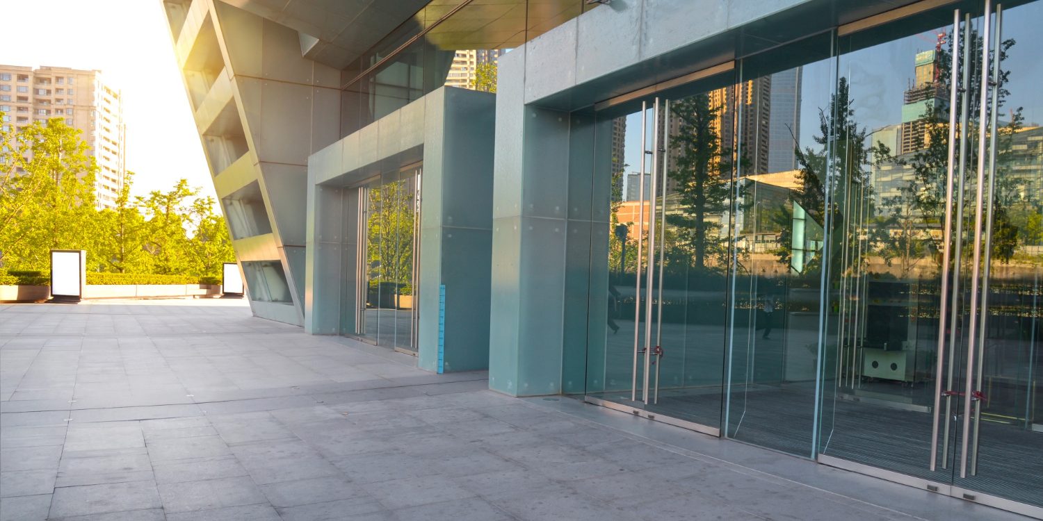 Choosing Between Narrow, Medium, and Wide Stile Aluminum Doors—What’s Best for You