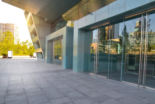 Choosing Between Narrow, Medium, and Wide Stile Aluminum Doors—What’s Best for You