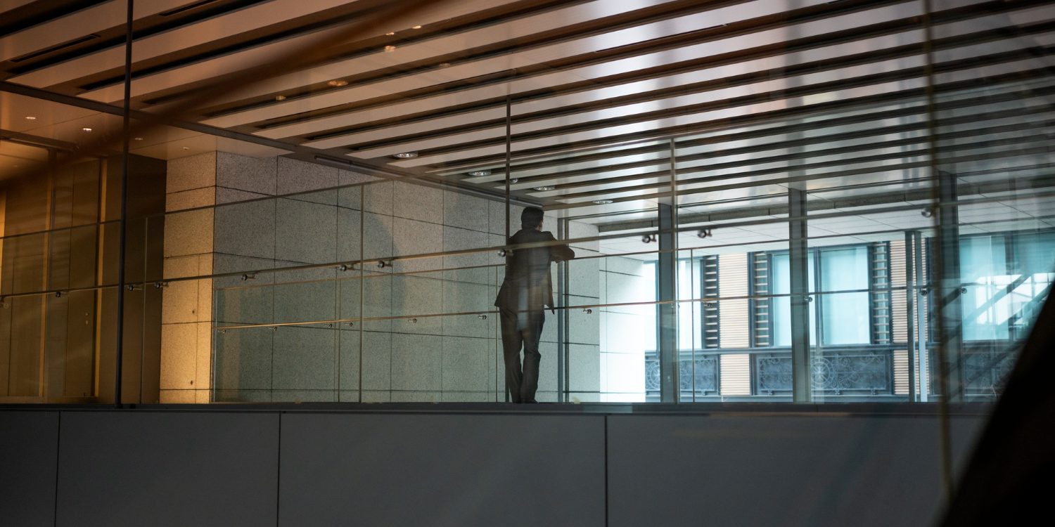 Clear vs. Patterned Glass - When Simplicity Outperforms Style
